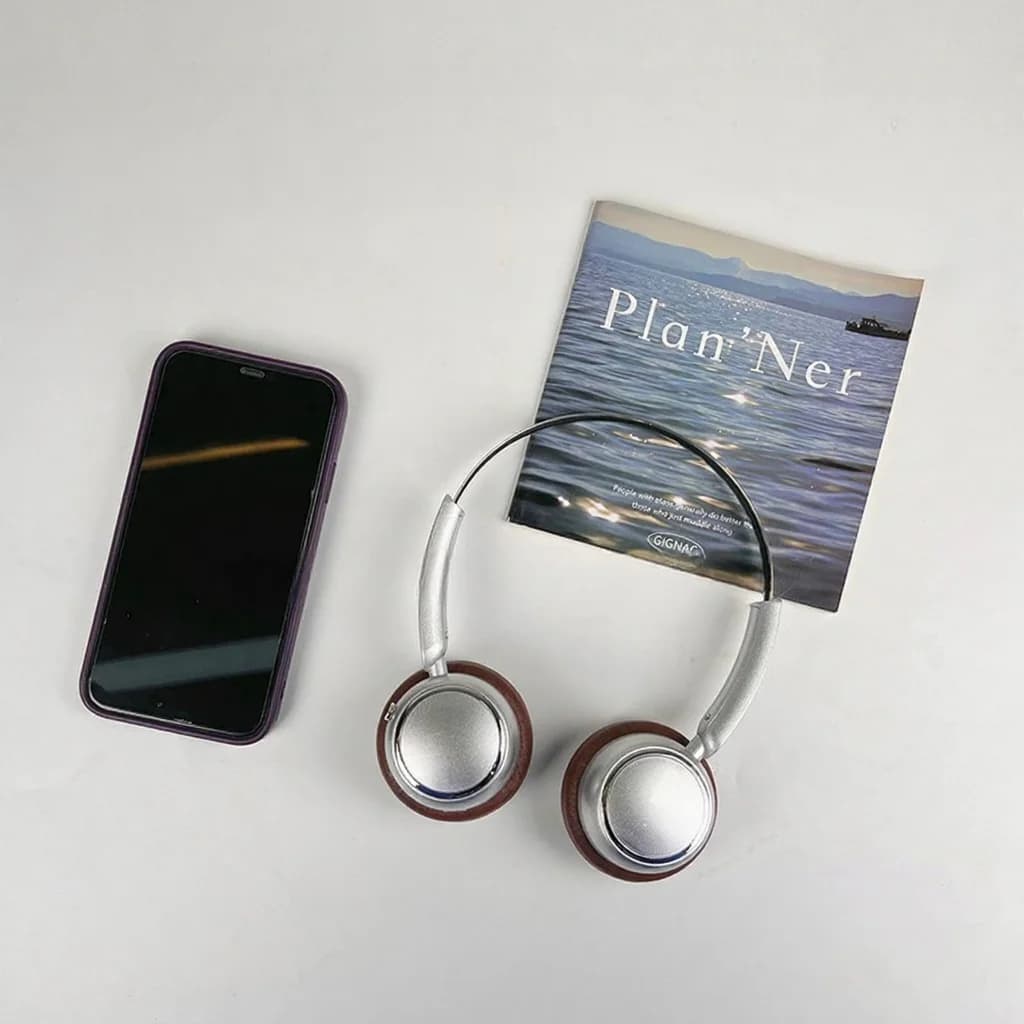 Fone de Ouvido Sem Fio Retro Over-Ear com Rádio FM e Bluetooth 5.4