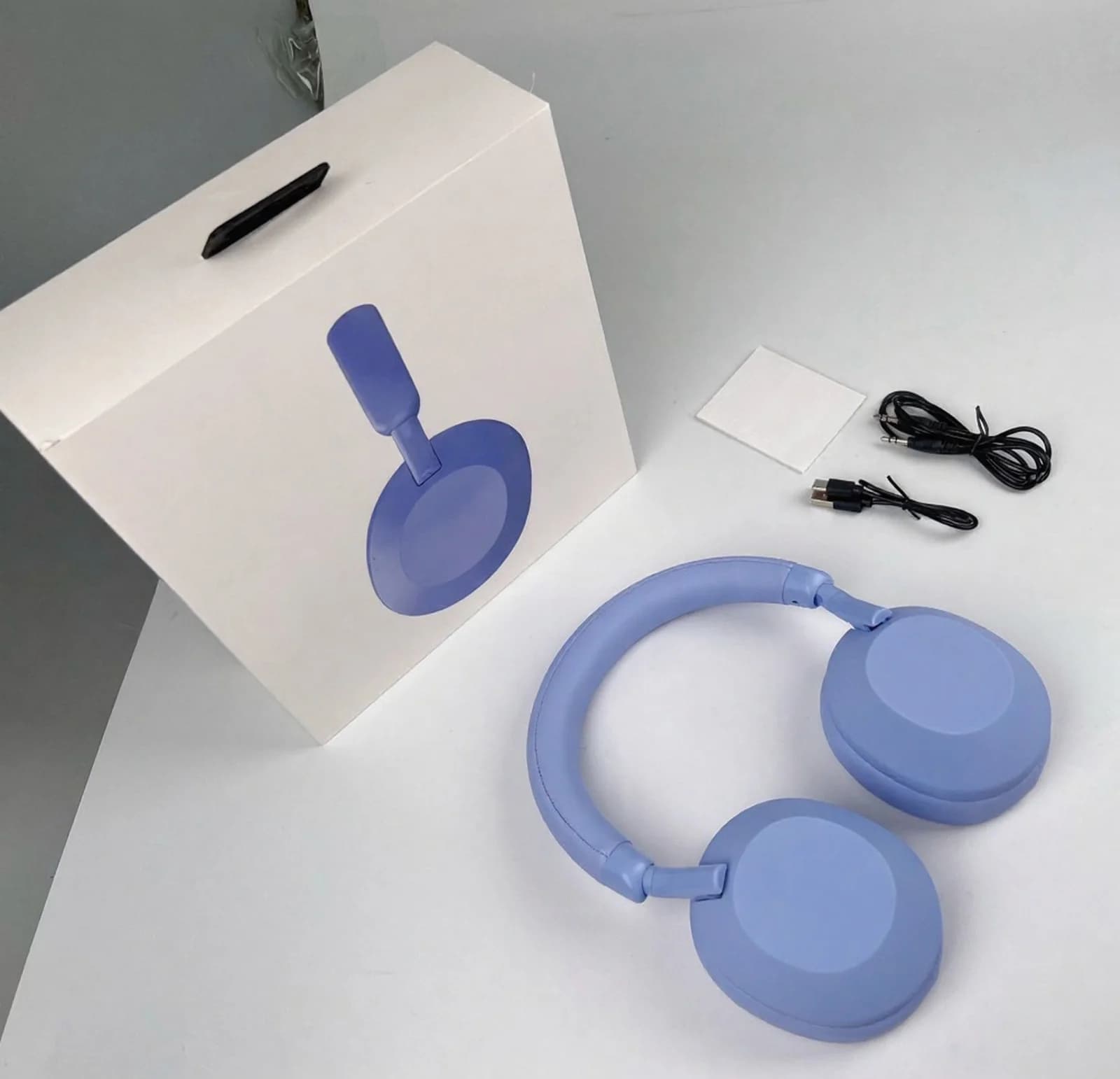 Fones de Ouvido Bluetooth Sem Fio Over-Ear com Cancelamento Ativo de Ruído e Som Estéreo