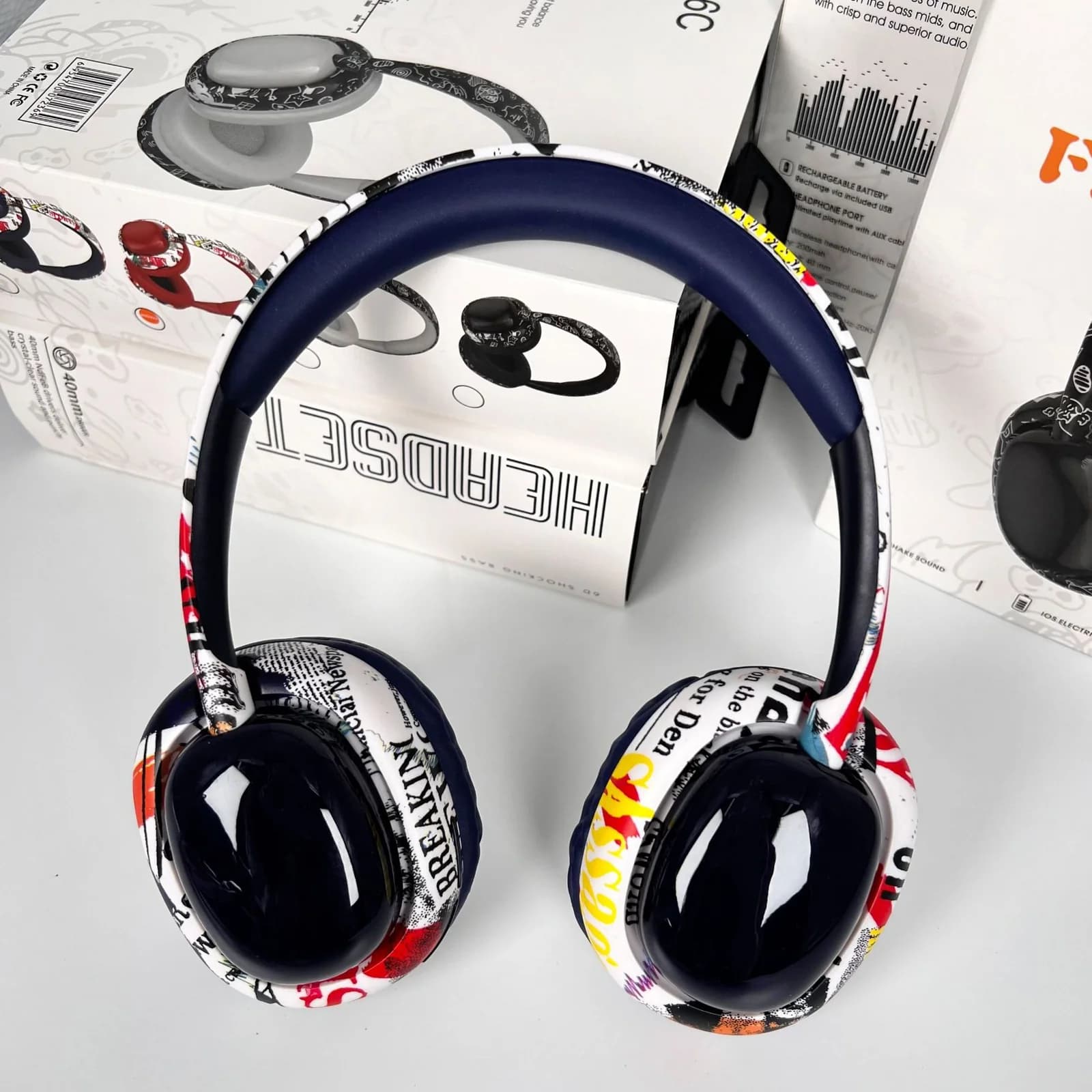 Fones de Ouvido Bluetooth Over-Ear com Graves Profundos e Conectividade Sem Fio